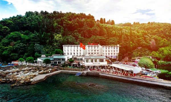 beautiful-barbara-hotel