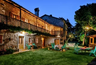 eyJidWNrZXQiOiJjbGlja3N0YXkiLCJrZXkiOiJpbWFnZXMvcHJvcGVydHkvMTg0MjgzL29yaWdpbmFscy82OTA2MjI2Mi12aWxsYS1VdG92bGplLVNsb3ZlbmlhLmpwZyIsImVkaXRzIjp7InJlc2l6ZSI6eyJ3aWR0aCI6ODI4fX19